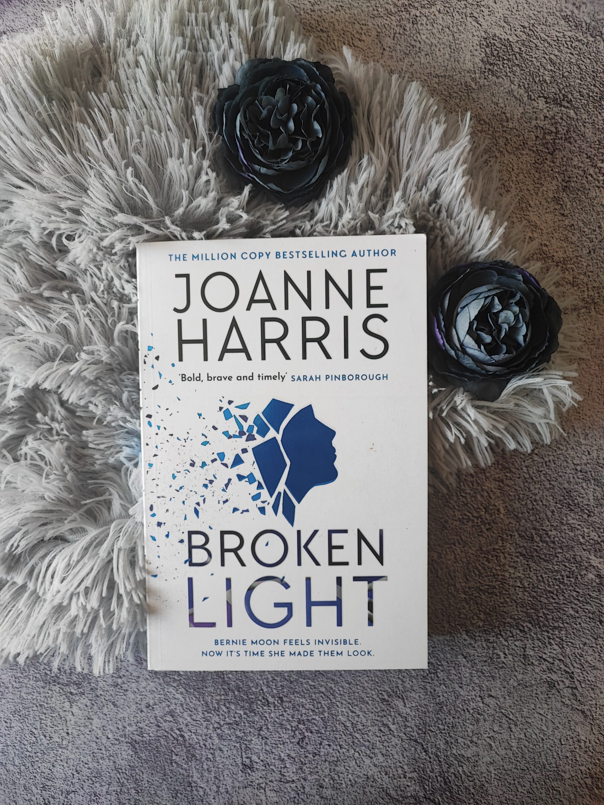 Broken Light
Joanne Harris