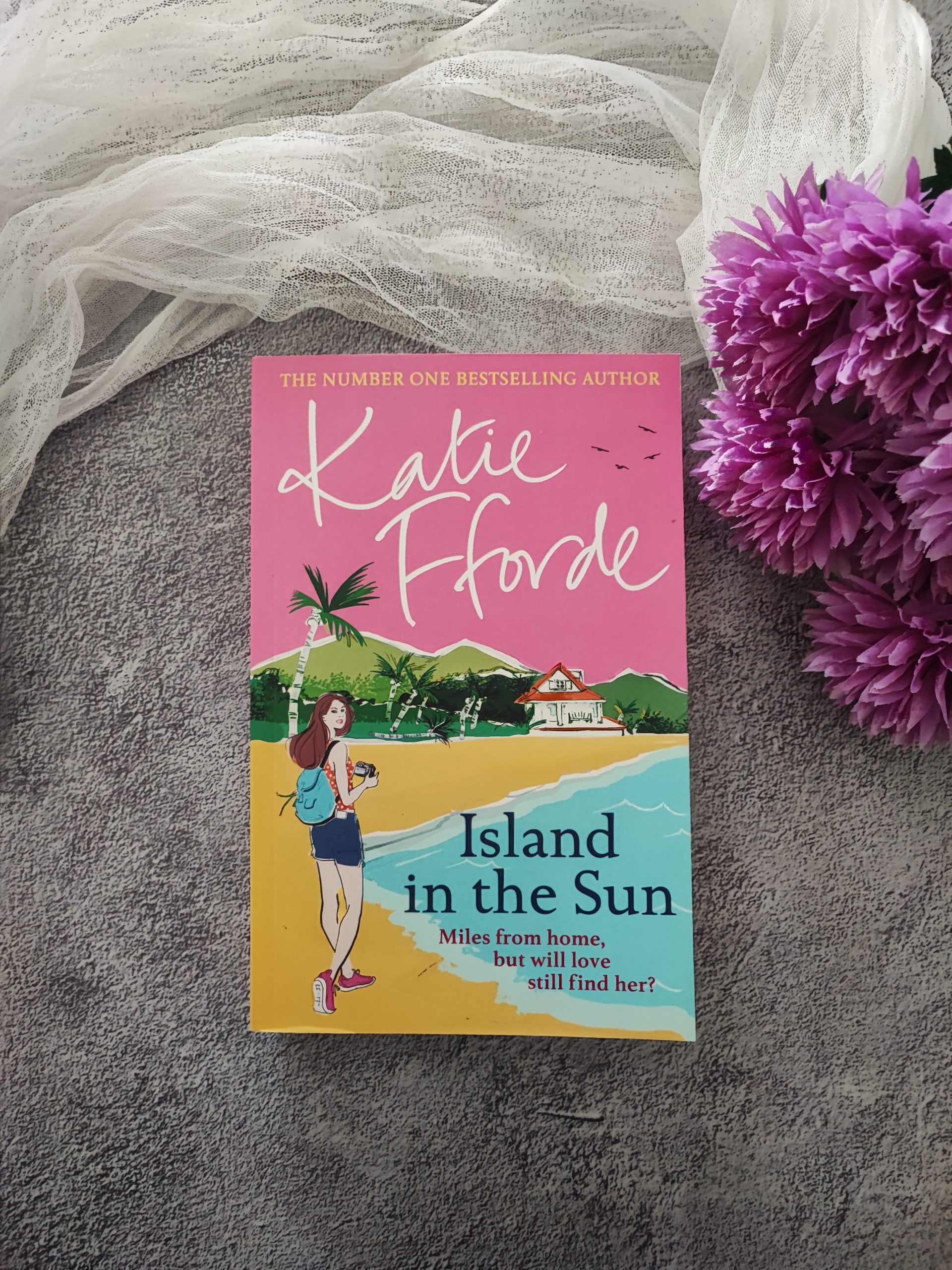 Island in the Sun by Katie Fforde