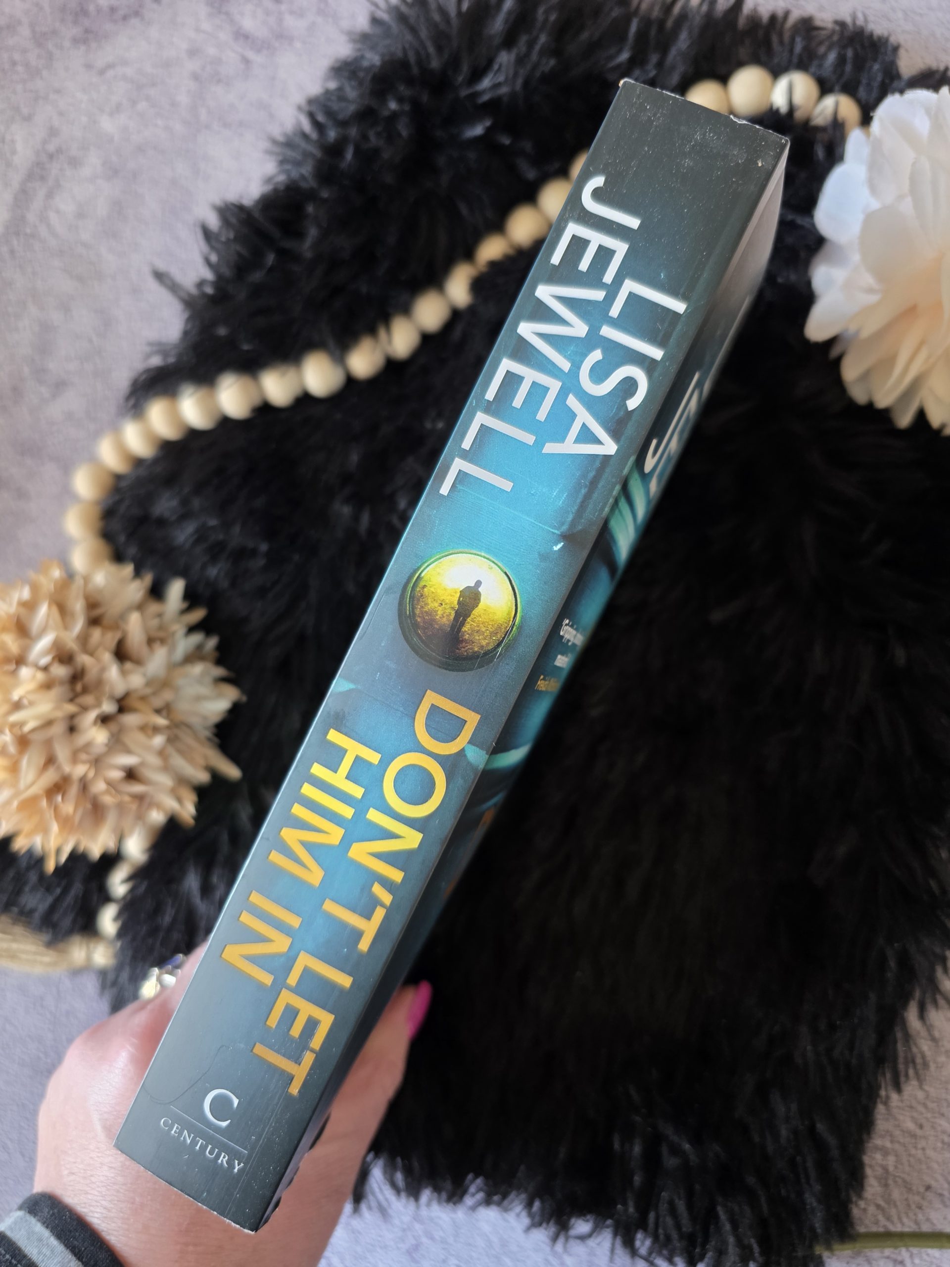 Don't Let Him In by Lisa Jewell